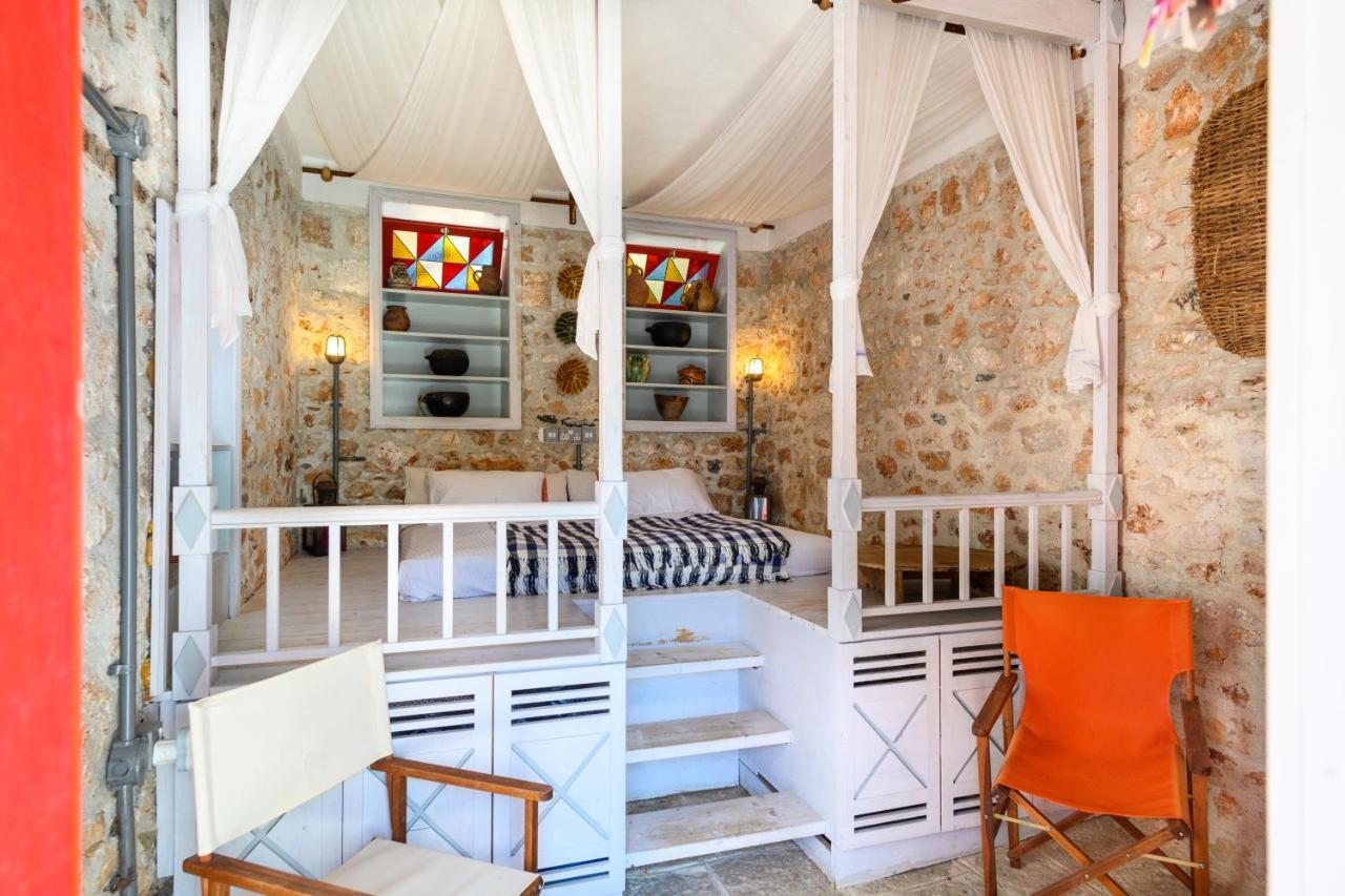 Aphrodite Villas Halki - Studio Rosa Chalki Town Exterior foto