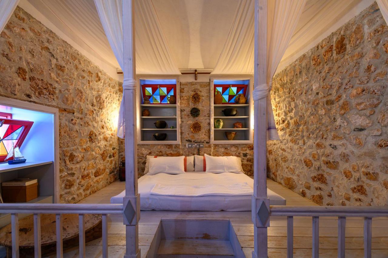 Aphrodite Villas Halki - Studio Rosa Chalki Town Exterior foto